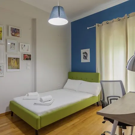 Colorful & Bright In Apartment Athens