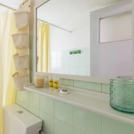 Apartment Colorful & Bright In *